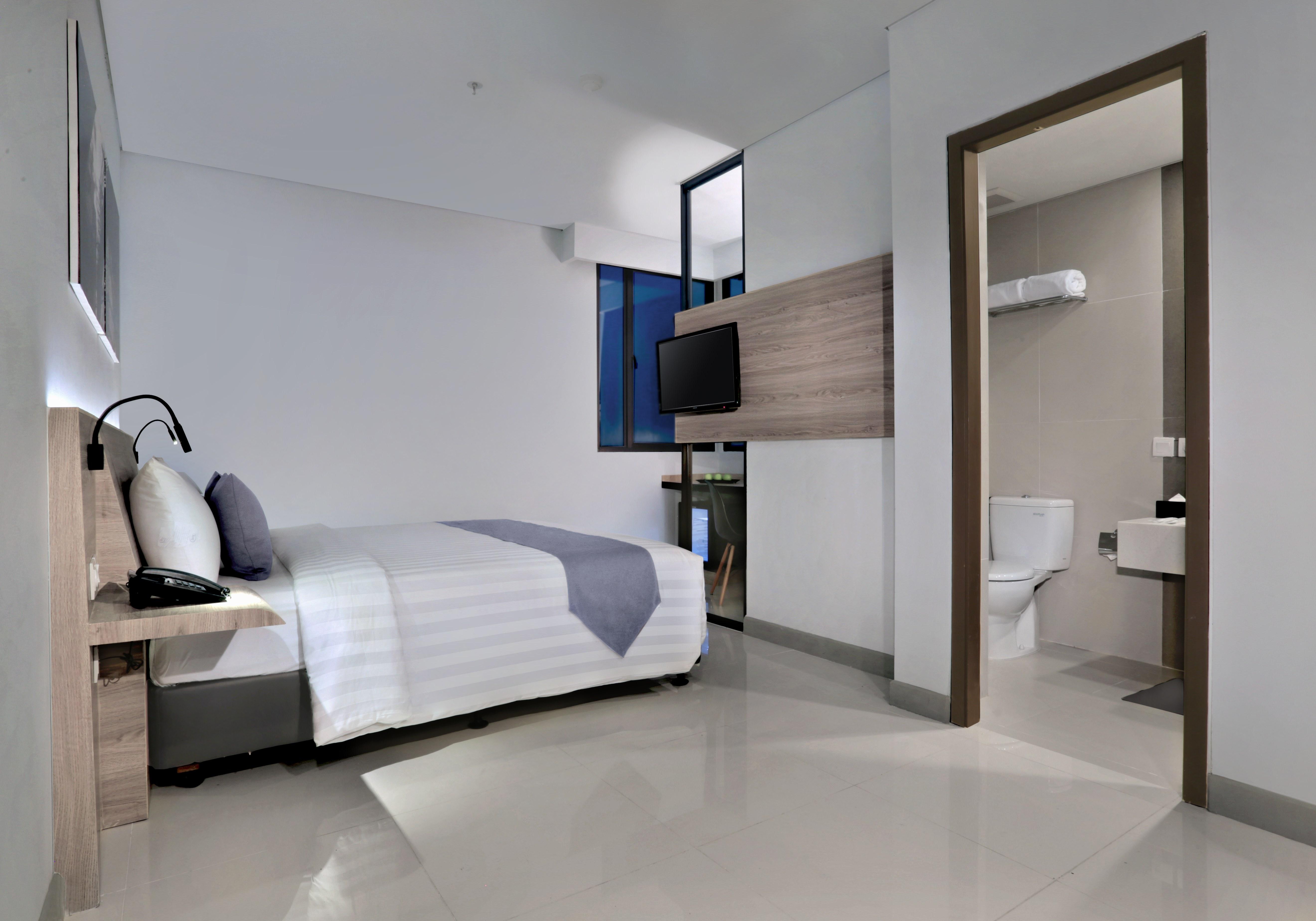 Hotel Neo Gajah Mada Pontianak By Aston Exterior photo