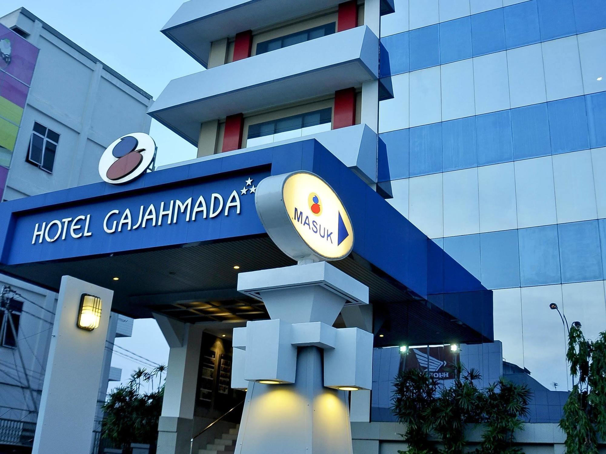 Hotel Neo Gajah Mada Pontianak By Aston Exterior photo